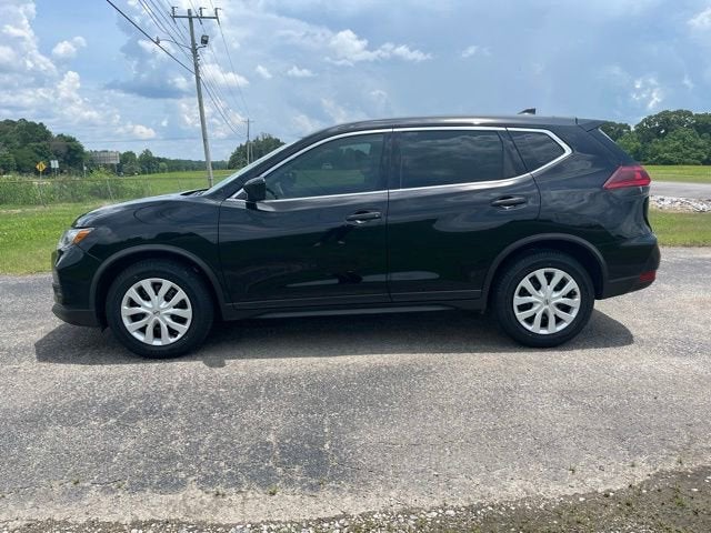 2019 Nissan Rogue — side profile view
