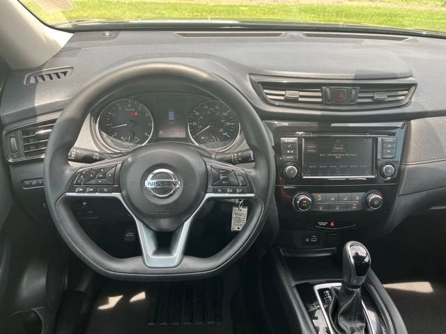 2019 Nissan Rogue — rear three-quarter view
